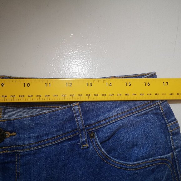 D/C Jeans Ladies Size 16 Straight Medium Wash Blue Jeans - Picture 11 of 13